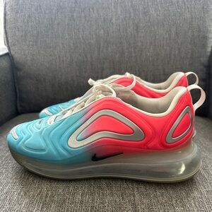 Women’s Nike AirMax 720s size 10